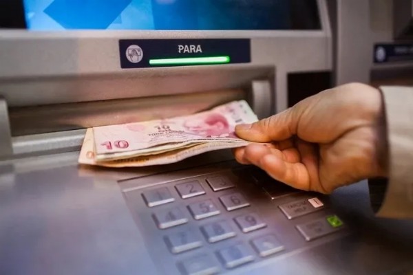AK Parti Meclis'e Sundu! En Düşük Emekli Maaşı Ne Kadar Olacak?